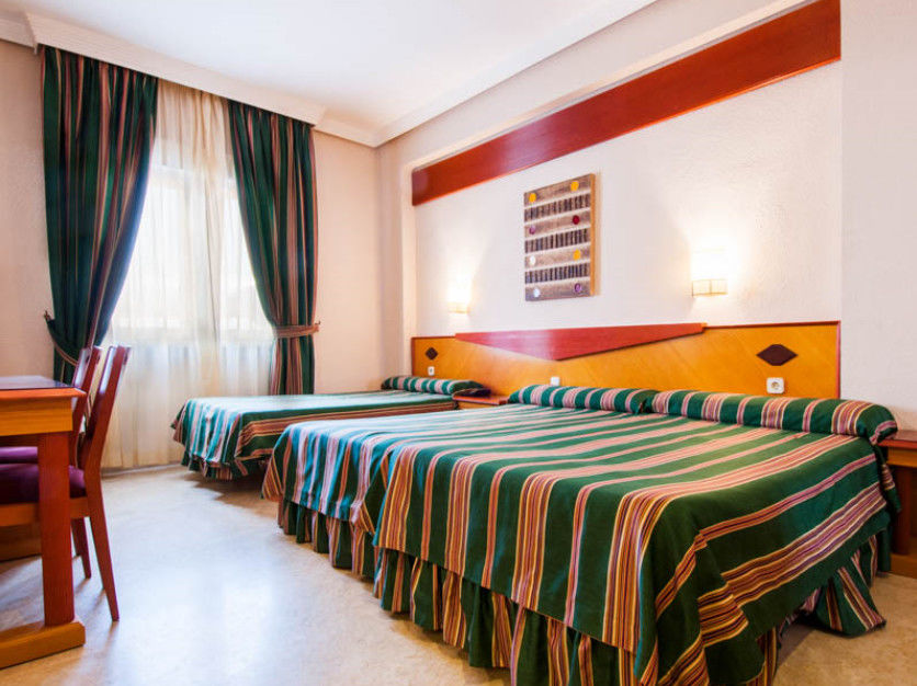 Hotel Del Val - Parking Gratuito Andújar Esterno foto